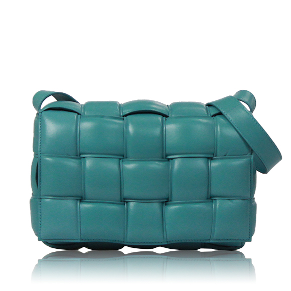 BOTTEGA VENETA パデッドカセット 26&nbsp;x15&nbsp;x5cm(幅&nbsp;x 高さ&nbsp;x マチ)