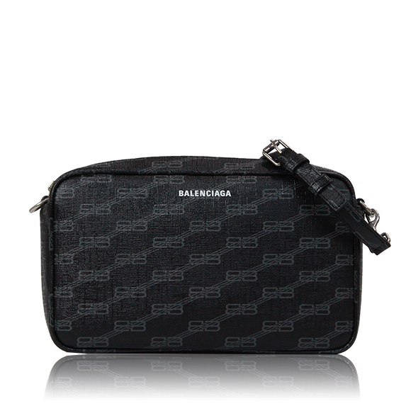 BALENCIAGA シグネチャーミディアムカメラバッグ 26&nbsp;x16&nbsp;x6cm(幅&nbsp;x 高さ&nbsp;x マチ)