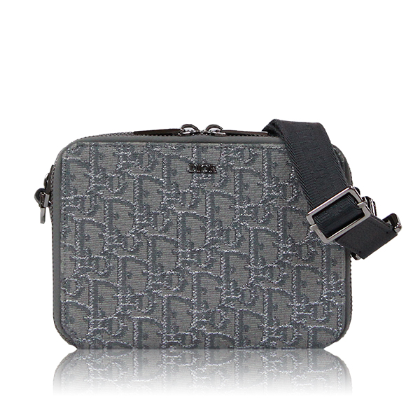 Dior メッセンジャーポーチ 17&nbsp;x13&nbsp;x5cm(幅&nbsp;x 高さ&nbsp;x マチ)
