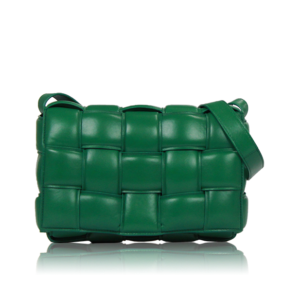 BOTTEGA VENETA パデッドカセット 24&nbsp;x15&nbsp;x6cm(幅&nbsp;x 高さ&nbsp;x マチ)