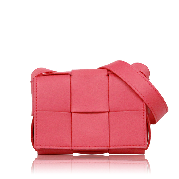 BOTTEGA VENETA カセット 12&nbsp;x8&nbsp;x4cm(幅&nbsp;x 高さ&nbsp;x マチ)