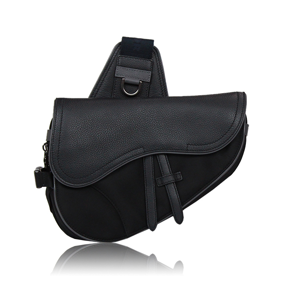 Dior サドルバッグ 24&nbsp;x20&nbsp;x6cm(幅&nbsp;x 高さ&nbsp;x マチ)