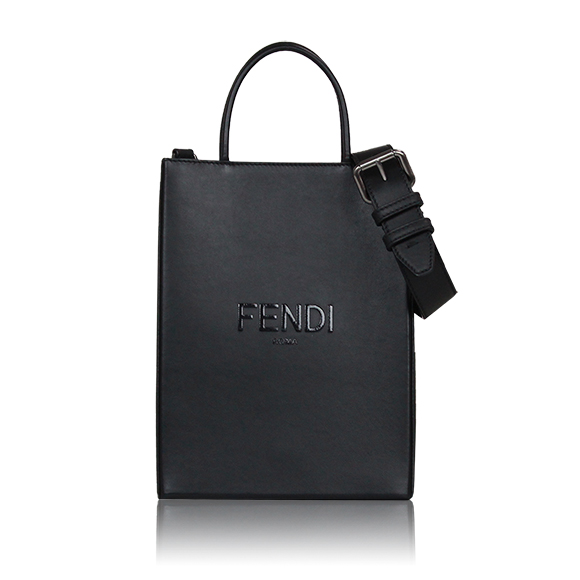 FENDI ショッピングバッグスモール 18&nbsp;x25&nbsp;x8cm(幅&nbsp;x 高さ&nbsp;x マチ)