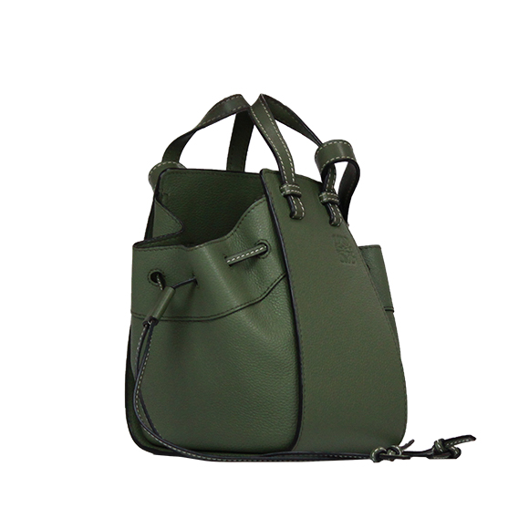 LOEWE（ロエベ）ハンモックドローストリングミニ