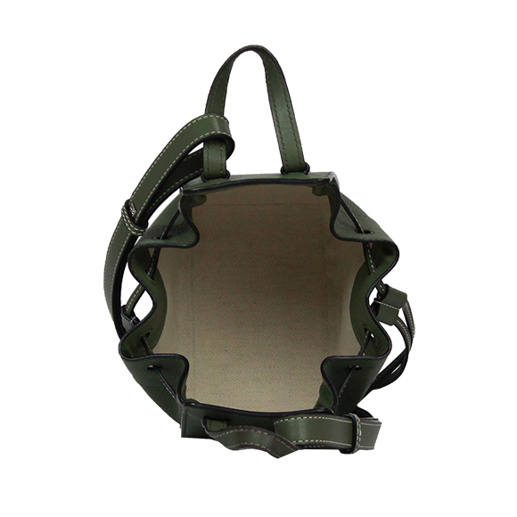 LOEWE（ロエベ）ハンモックドローストリングミニ