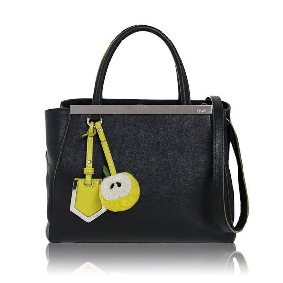 FENDI プチトゥージュール 26&nbsp;x20&nbsp;x12cm(幅&nbsp;x 高さ&nbsp;x マチ)