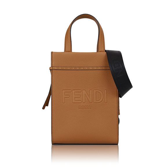 FENDI GoToショッパースモール 18&nbsp;x25&nbsp;x8cm(幅&nbsp;x 高さ&nbsp;x マチ)