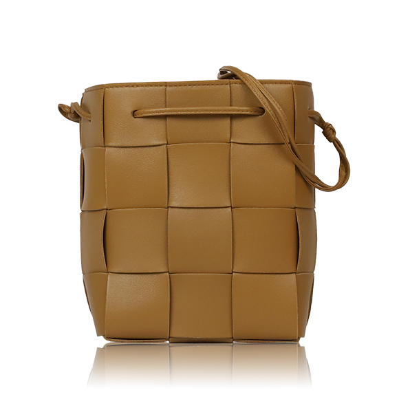 BOTTEGA VENETA スモールカセットバケットバッグ 