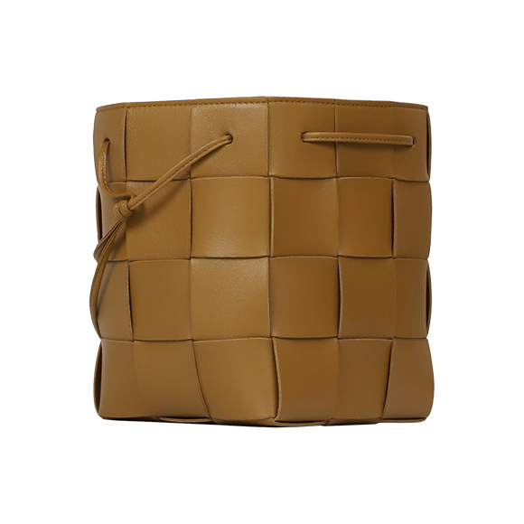 BOTTEGA VENETA（ボッテガ・ヴェネタ）カセットバケットバッグ