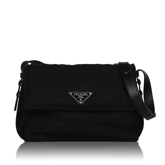 PRADA ミディアムパデッドRe-Nylonショルダーバッグ 30&nbsp;x20&nbsp;x13cm(幅&nbsp;x 高さ&nbsp;x マチ)