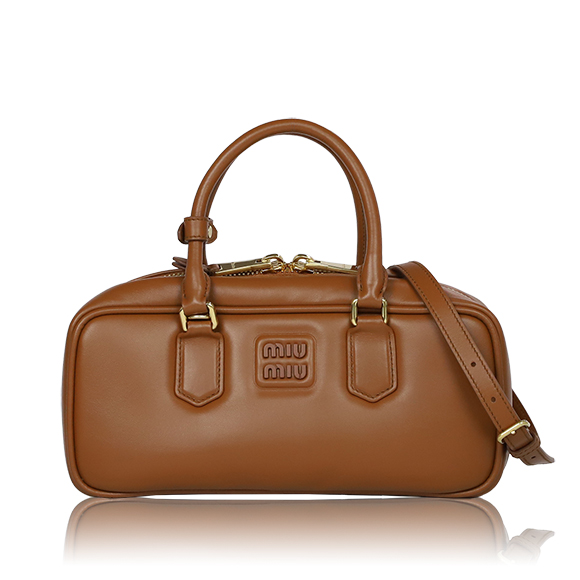 Miu Miu（ミュウミュウ）アルカディレザーバッグ