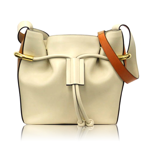 Chloe エマ 24&nbsp;x27&nbsp;x9cm(幅&nbsp;x 高さ&nbsp;x マチ)