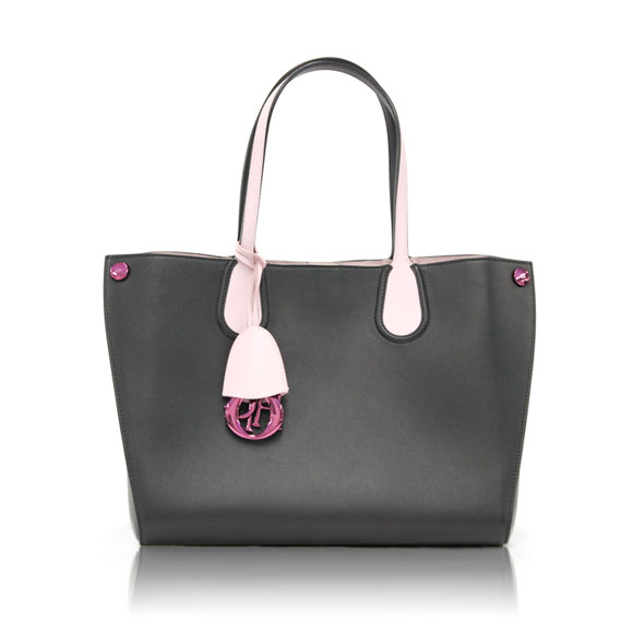 Dior アディクト 31&nbsp;x25&nbsp;x17cm(幅&nbsp;x 高さ&nbsp;x マチ)